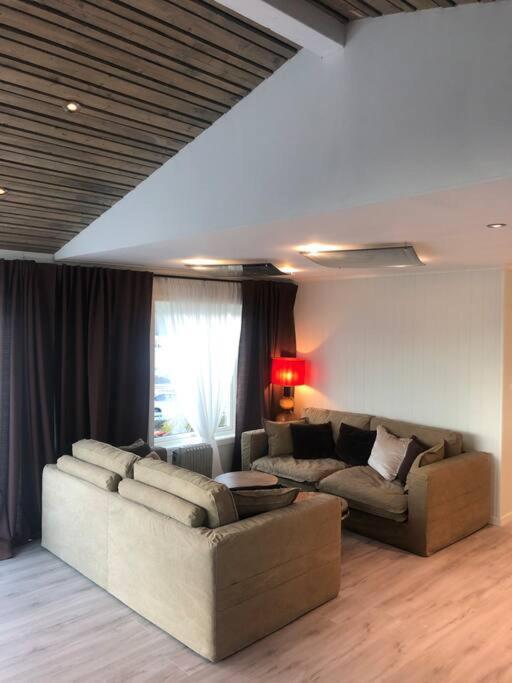 Topp Moderne Suite. لارفيك المظهر الخارجي الصورة